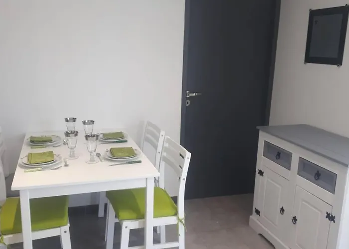 Pavillon T2 Proche Dans Petite Résidence *